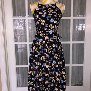 Summer floral dress, open back dress.